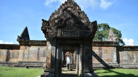 世界遺産 プレアヴィヒア寺院 &+ベンメリア1日観光ツアー ＜日本語ガイド＞